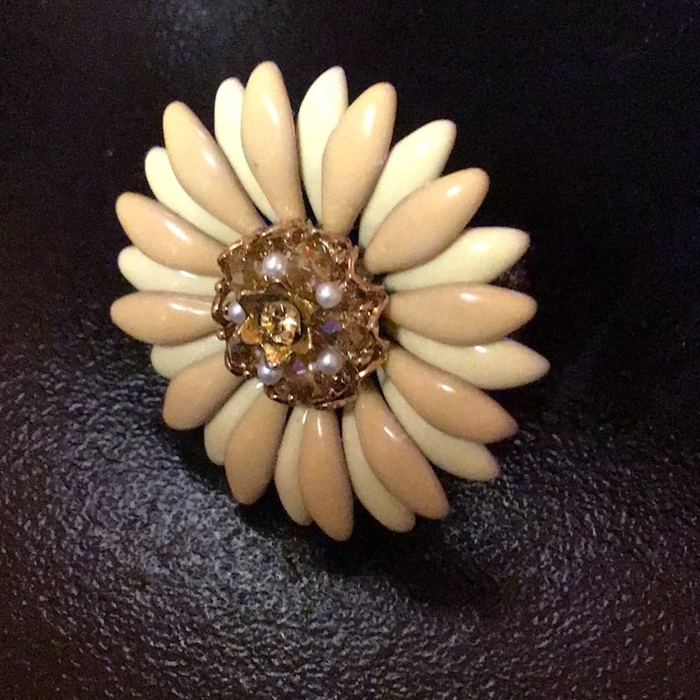 Flower - TAN enamel & Gold Statement FLOWER Ring - Women Jewelry size 8